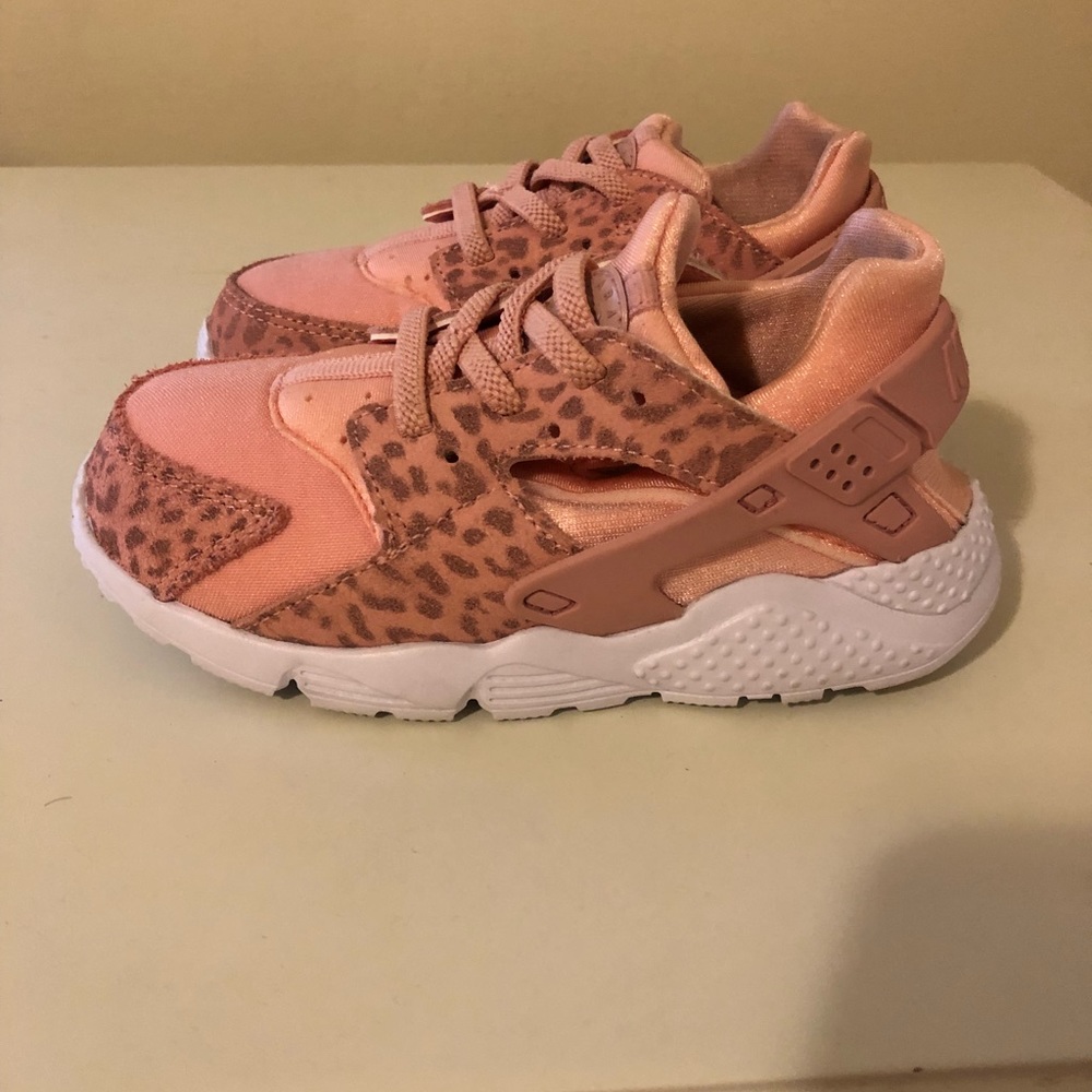 Leopard print pink huaraches for little girl